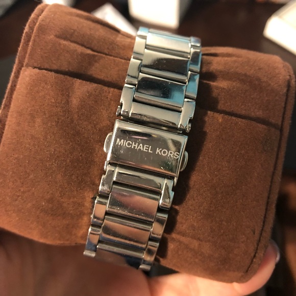 Michael Kors silver watch - Picture 5 of 6